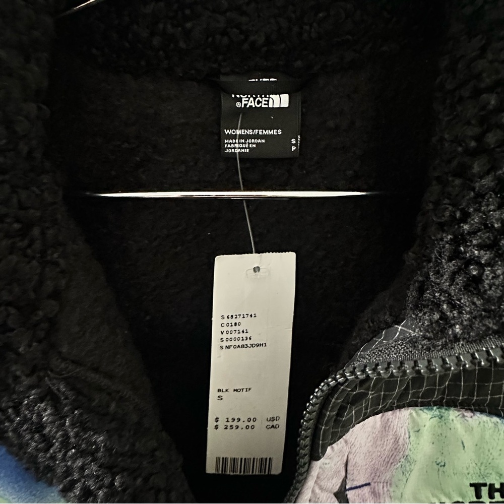 The North Face Women’s Retro Denali Jacket - Picture 2 of 5